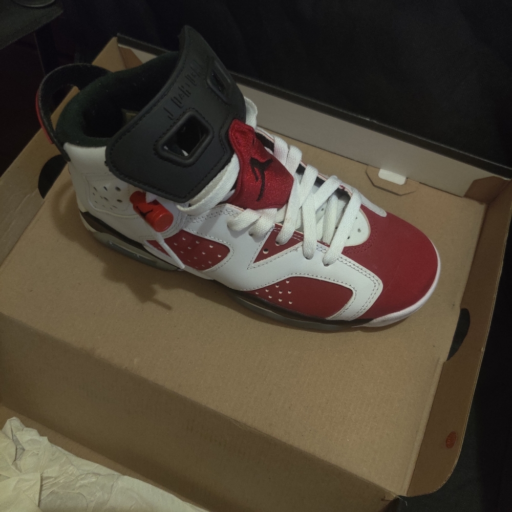 Jordan sneakers red and white good condition